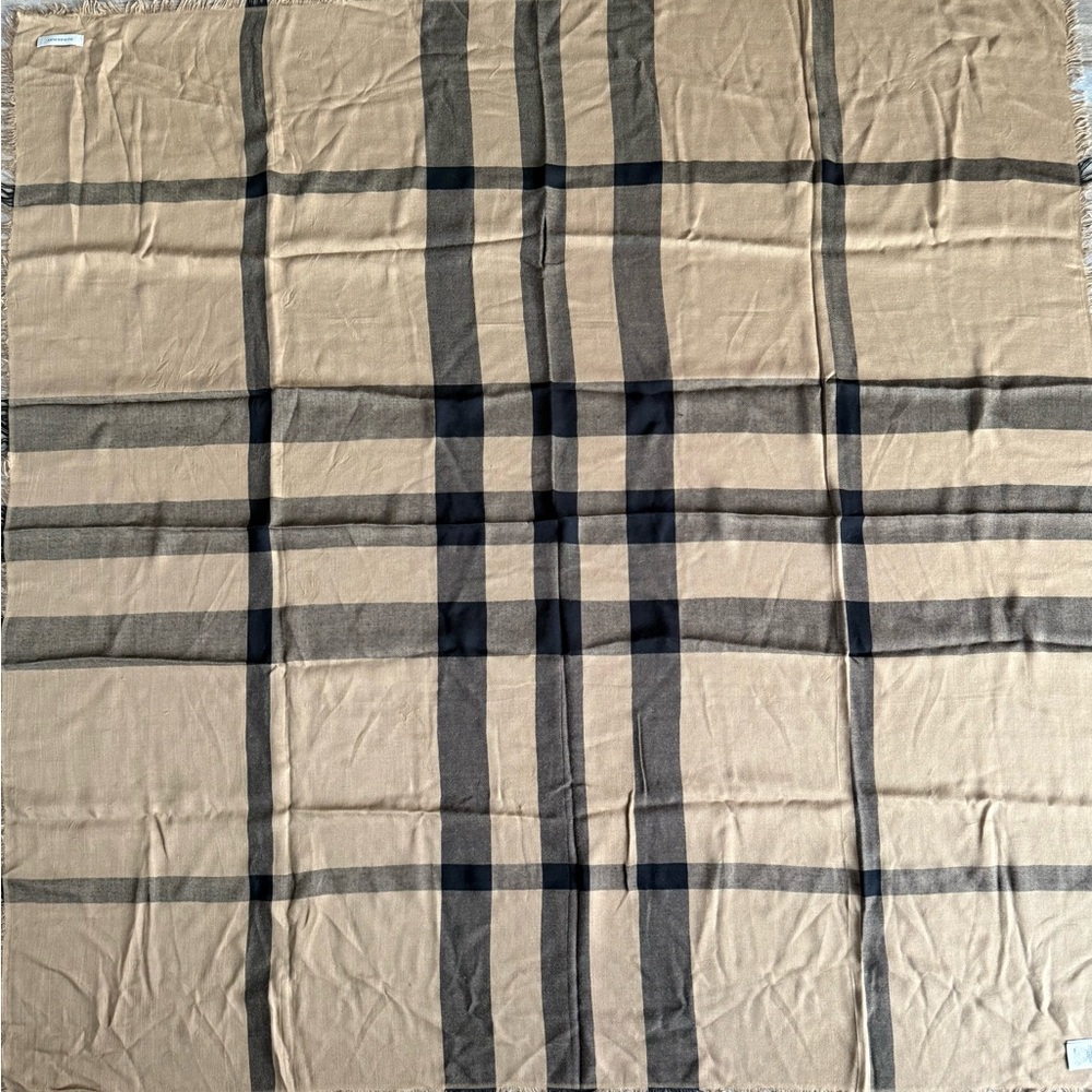 BURBERRY Scarf - Picture 6 of 6